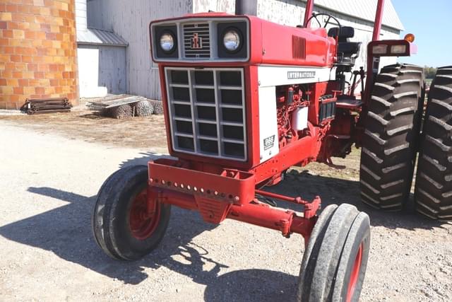 Image of International Harvester 966 equipment image 4