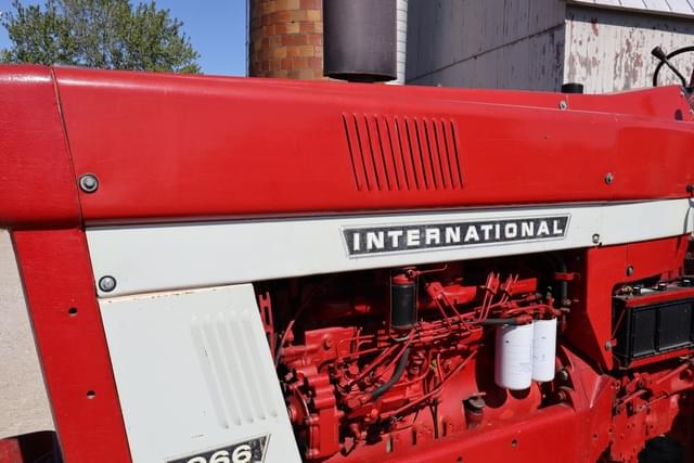 Image of International Harvester 966 equipment image 3