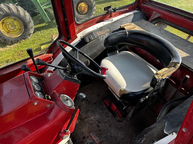 Image of International Harvester 966 equipment image 3