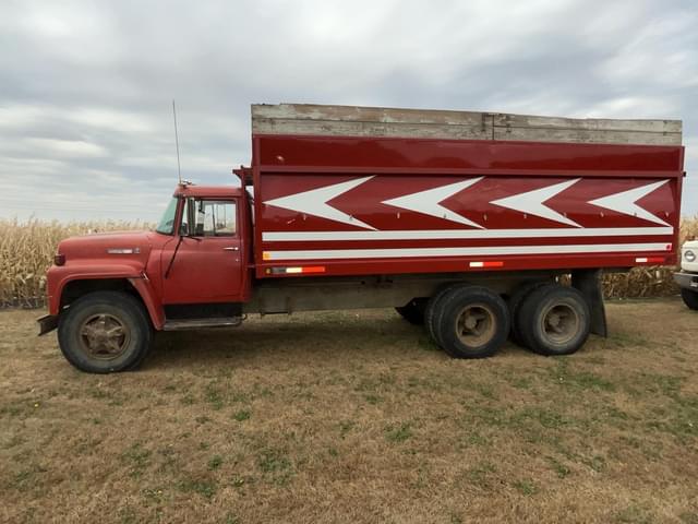 Image of International F1800 equipment image 1