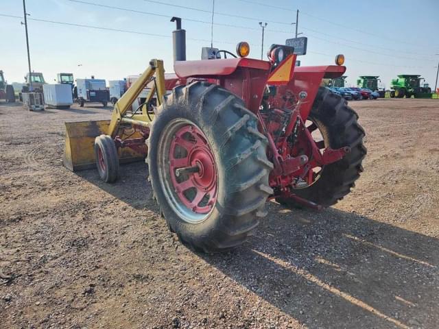 Image of International Harvester 666 equipment image 3