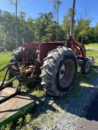 Image of International Harvester 674 equipment image 2