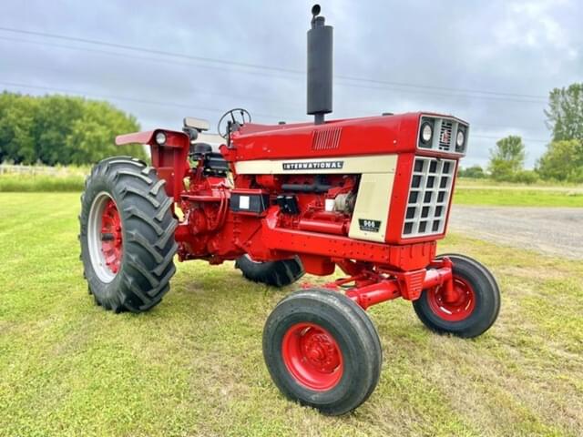 Image of International Harvester 966 equipment image 1