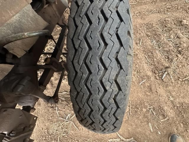 Image of International Loadstar 1600 equipment image 4