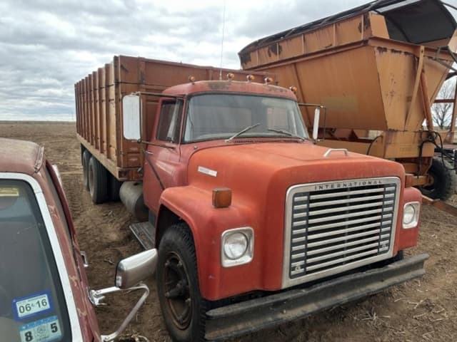 Image of International Loadstar 1600 equipment image 2