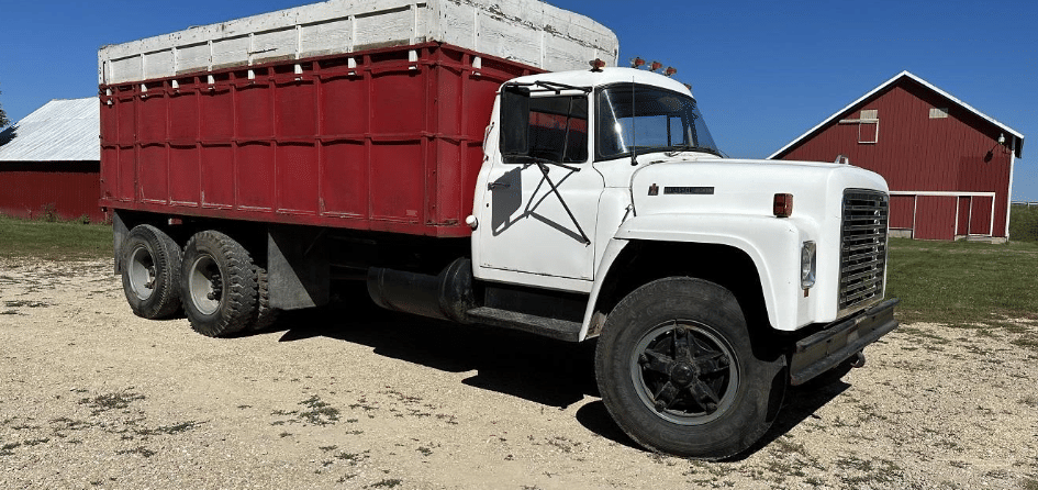 Main image International Loadstar 1700