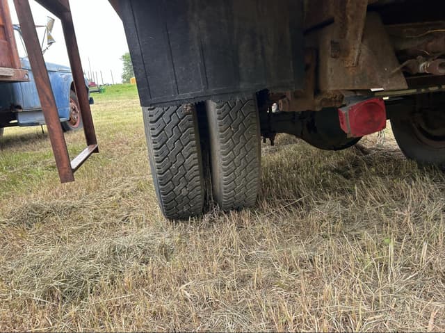Image of International Loadstar equipment image 4