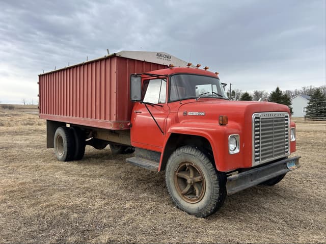 Image of International Loadstar 1700 equipment image 2