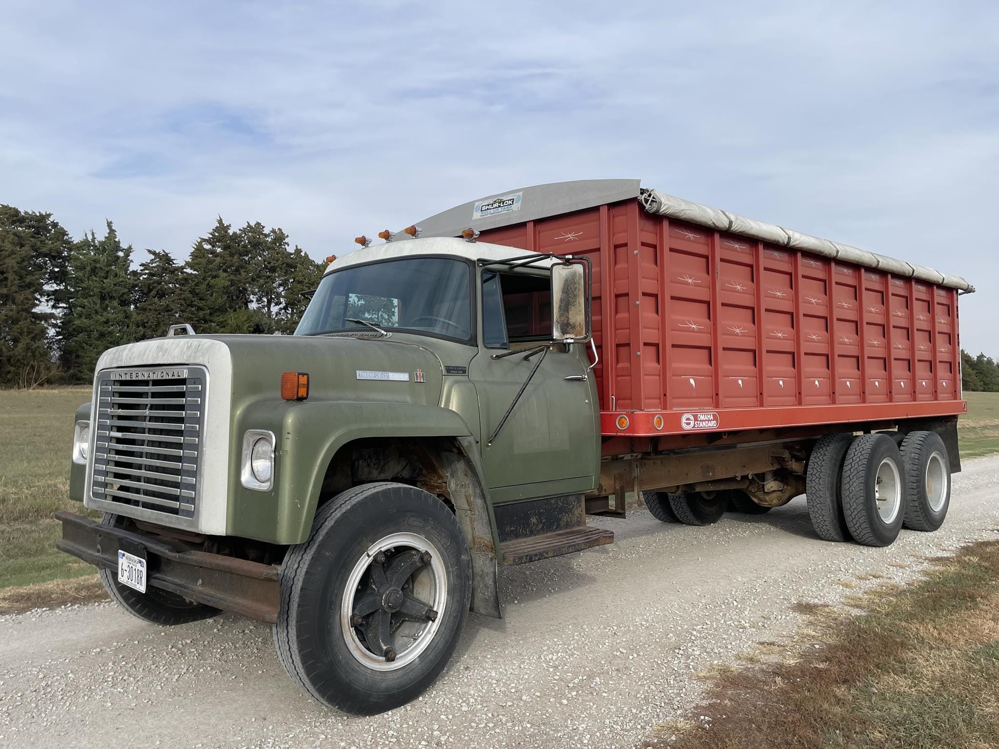 Main image International Loadstar 1700