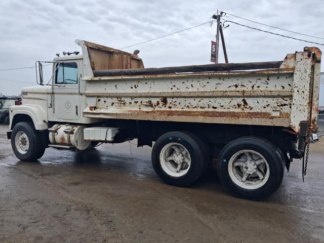 Image of International 4200 equipment image 4