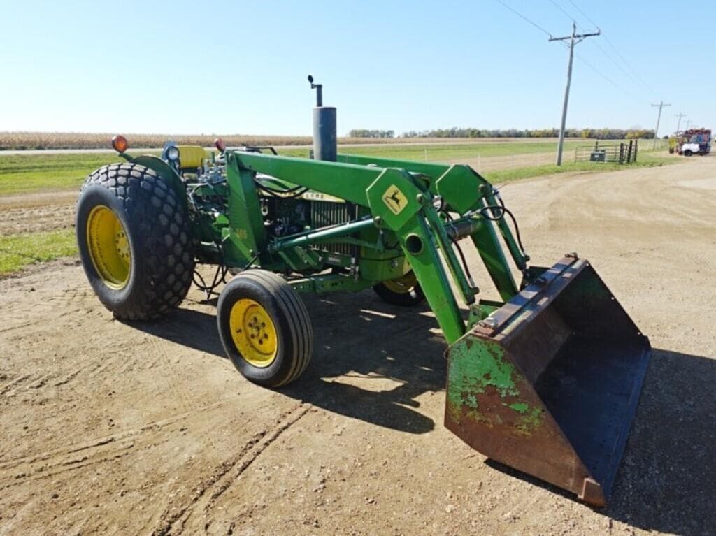 Image of John Deere 1530 Primary image