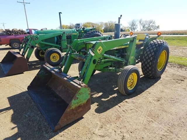 Image of John Deere 1530 equipment image 1