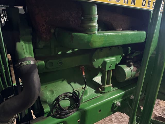 Image of John Deere 4230 equipment image 4