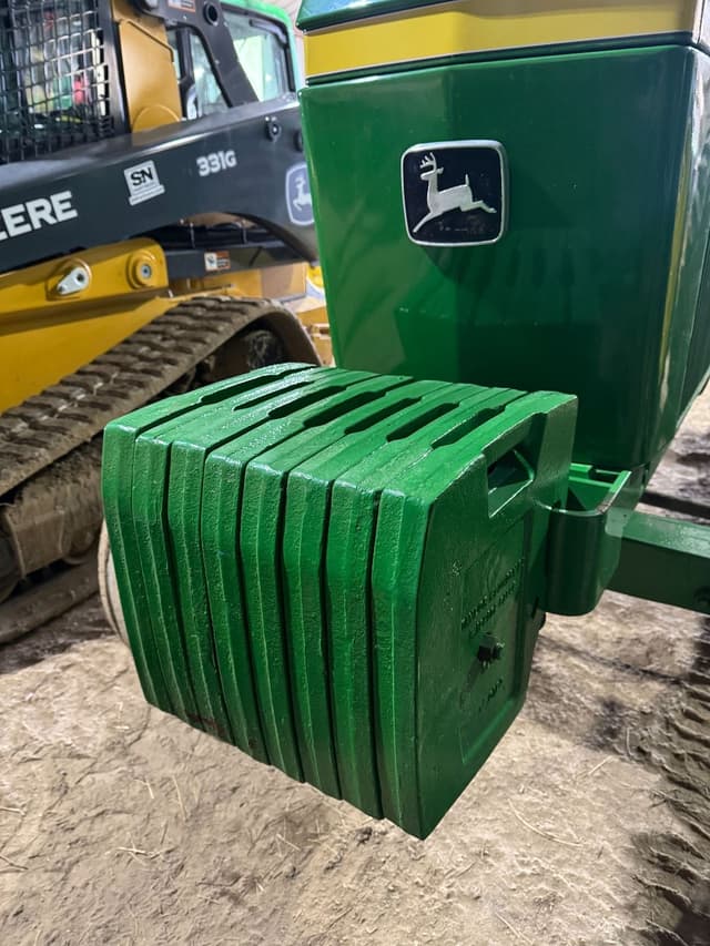 Image of John Deere 4230 equipment image 3