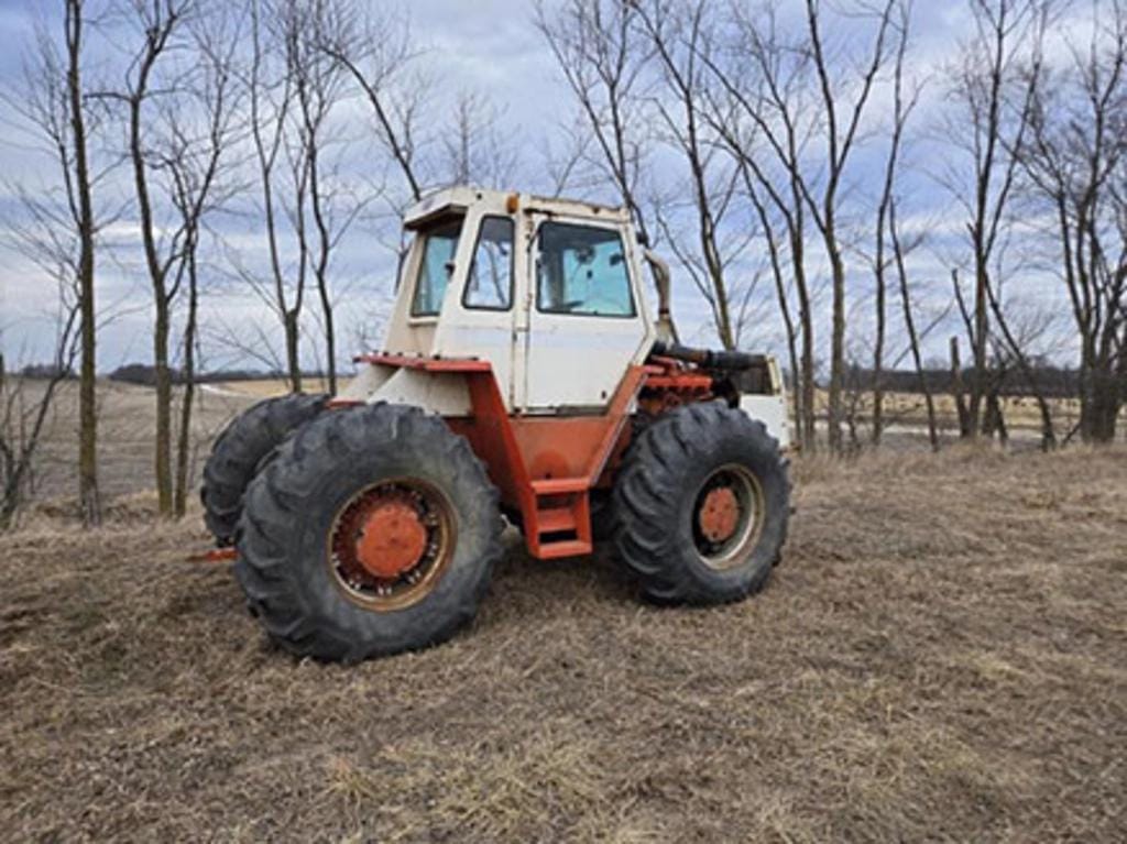 1974 J.I. Case 2470 Equipment Image0