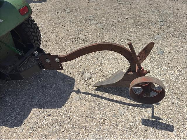 Image of John Deere 110 equipment image 4