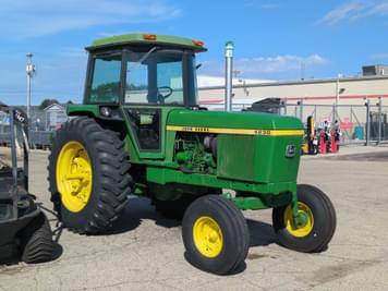 Main image John Deere 4230