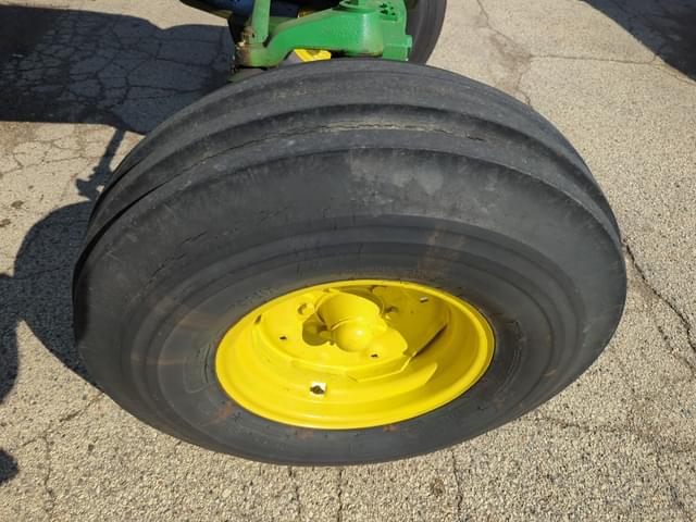 Image of John Deere 4230 equipment image 4
