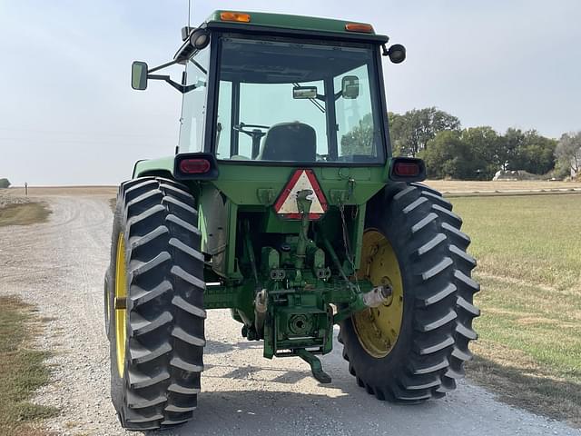 Image of John Deere 4230 equipment image 3