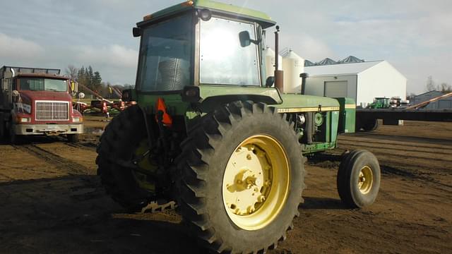 Image of John Deere 4230 equipment image 4