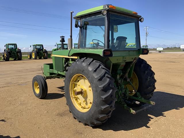 Image of John Deere 4230 equipment image 2