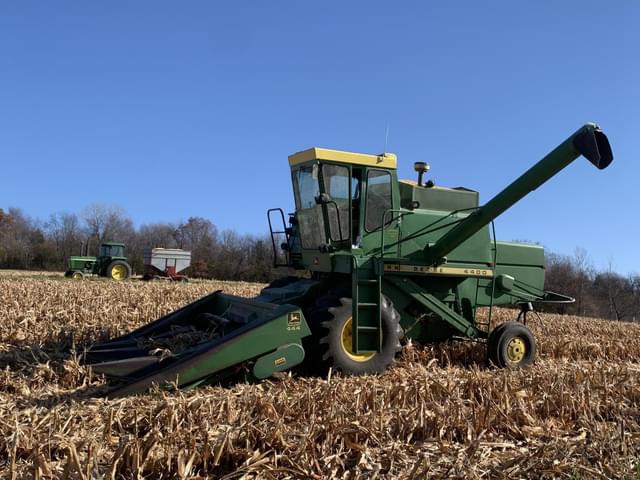 Image of John Deere 4400 equipment image 1