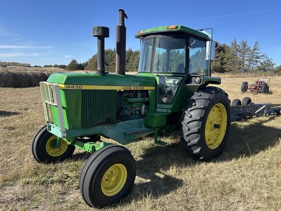 1974 John Deere 4430 Equipment Image0