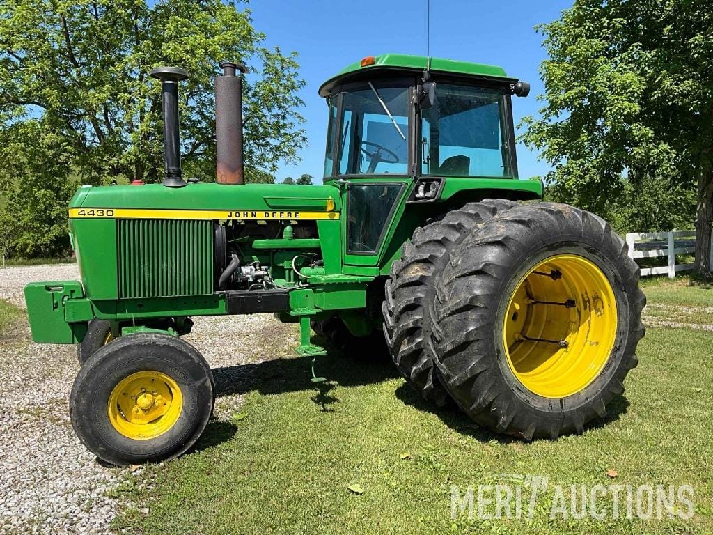 Main image John Deere 4430