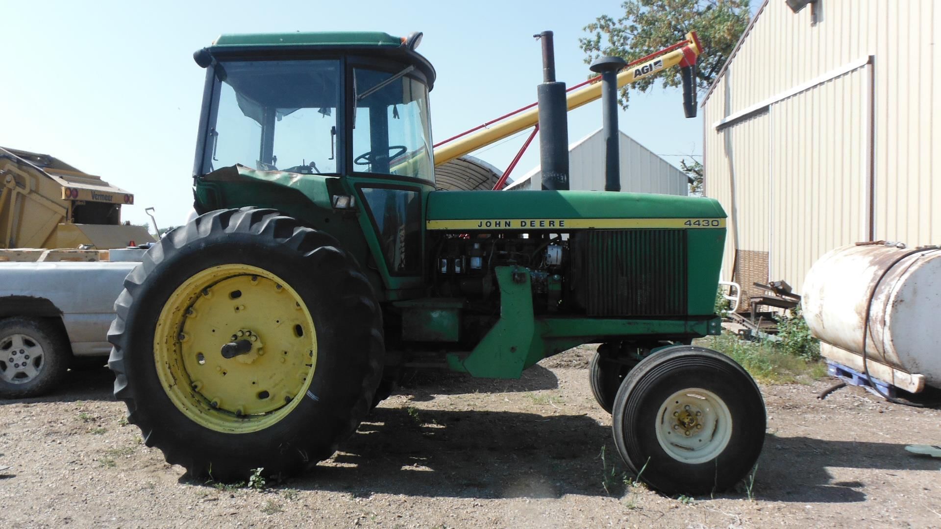1974 John Deere 4430 Equipment Image0