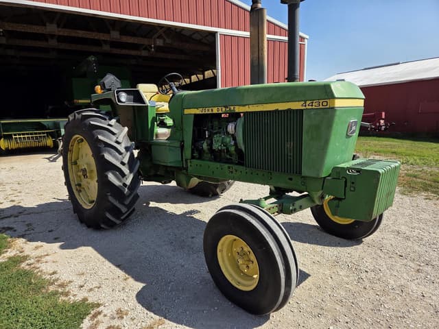 Image of John Deere 4430 equipment image 4