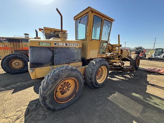 Image of John Deere 570A equipment image 2