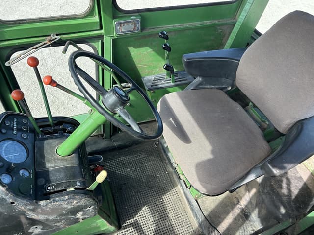 Image of John Deere 7020 equipment image 3