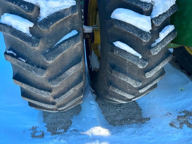 Image of John Deere 7520 equipment image 3