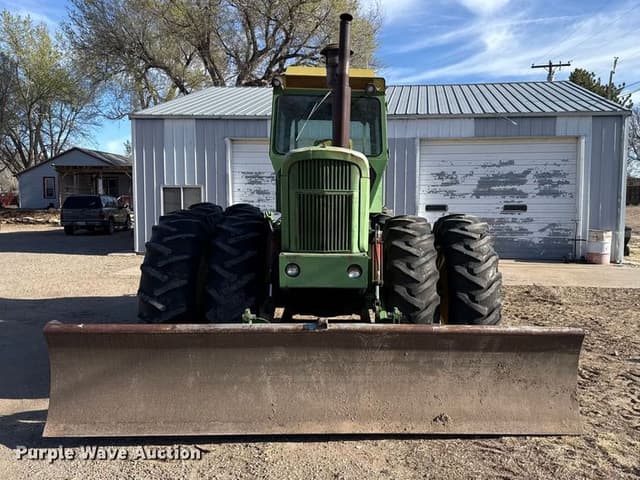 Image of John Deere 7520 equipment image 1