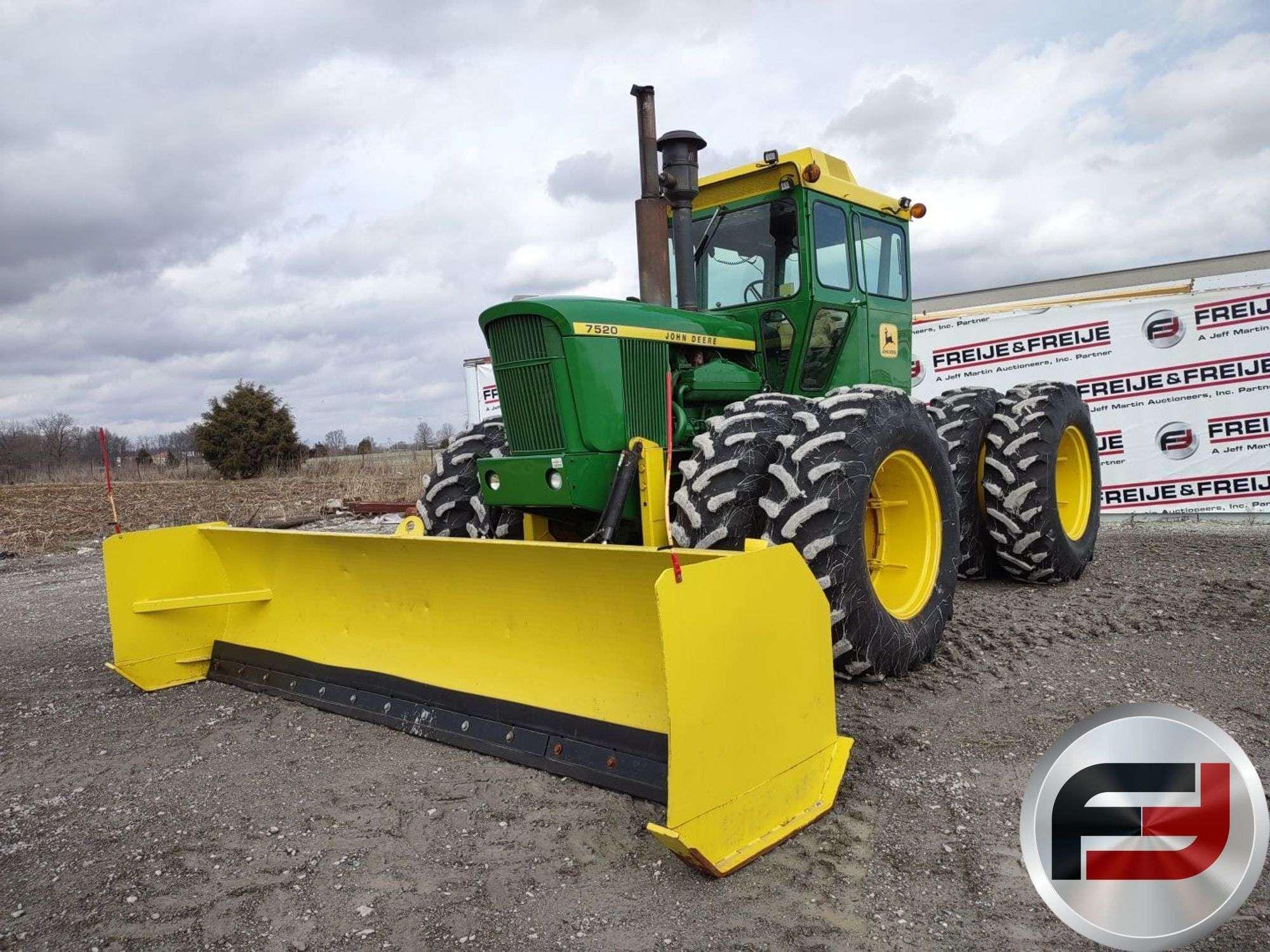 Main image John Deere 7520