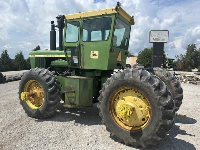 Image of John Deere 7520 equipment image 4