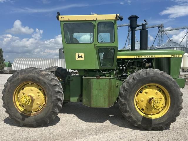 Image of John Deere 7520 equipment image 3