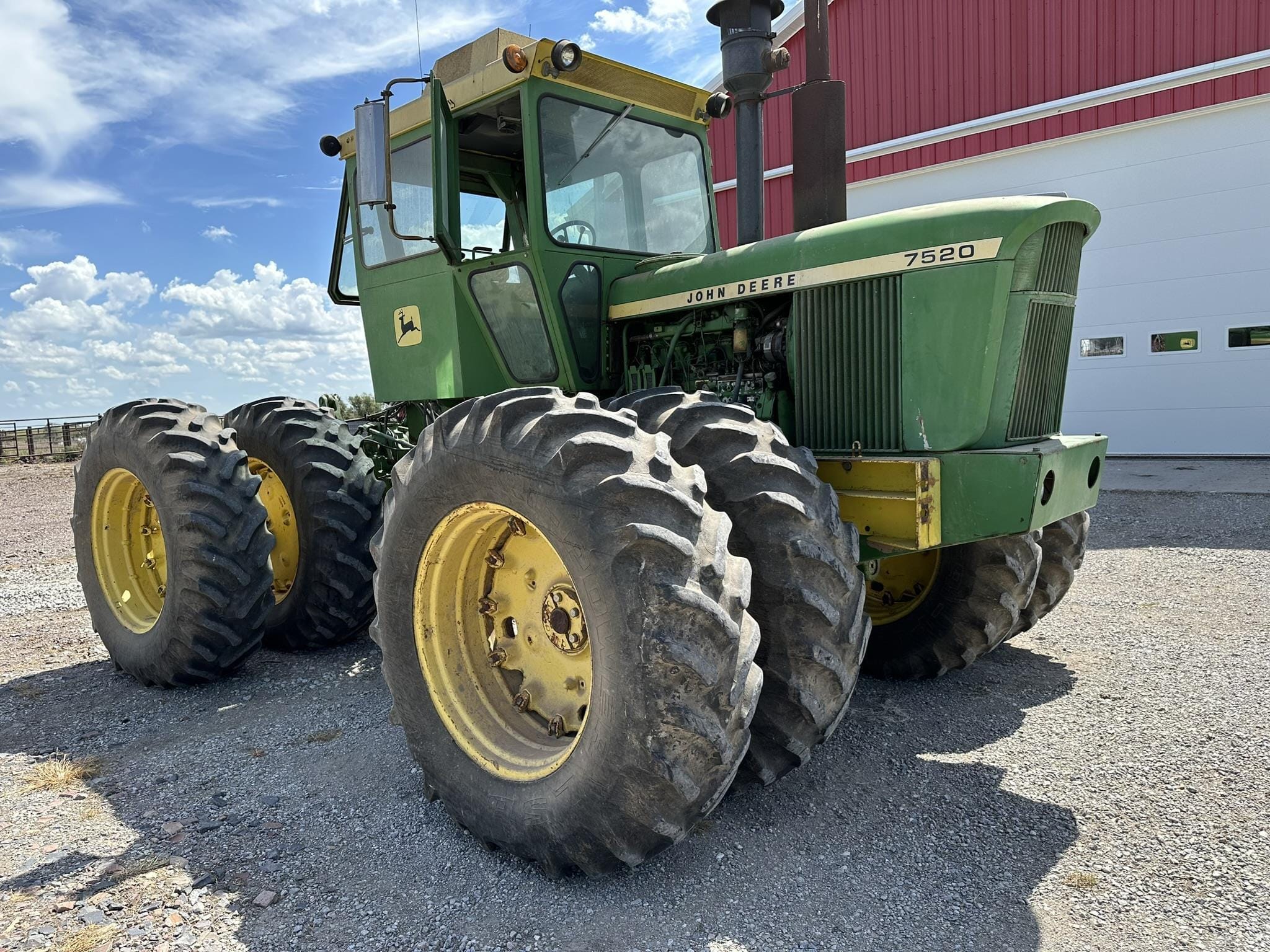 Main image John Deere 7520