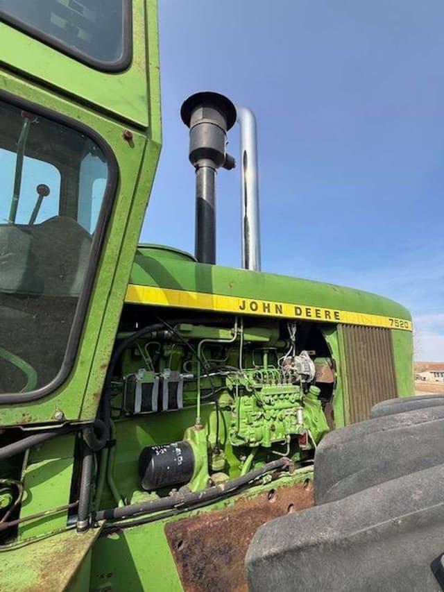 Image of John Deere 4520 equipment image 4