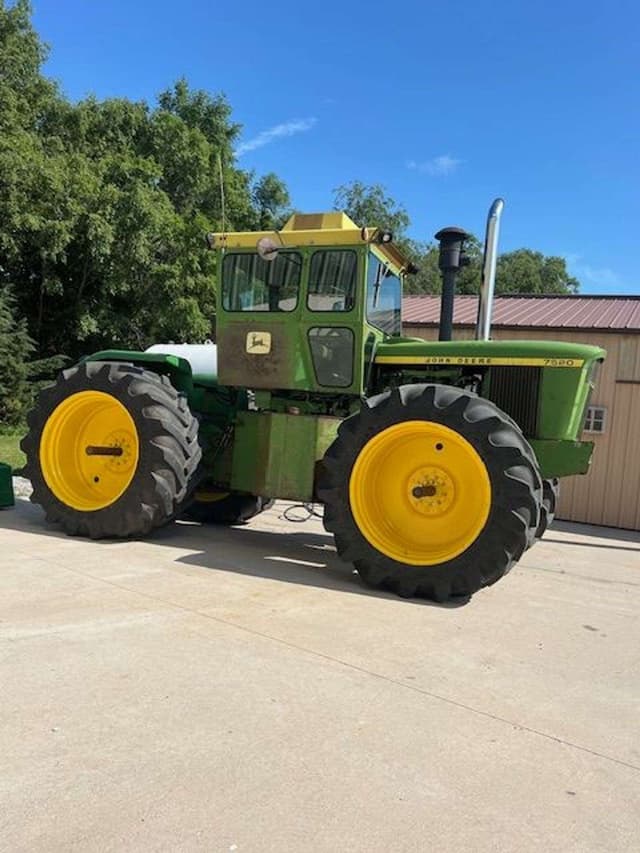 Image of John Deere 4520 equipment image 1