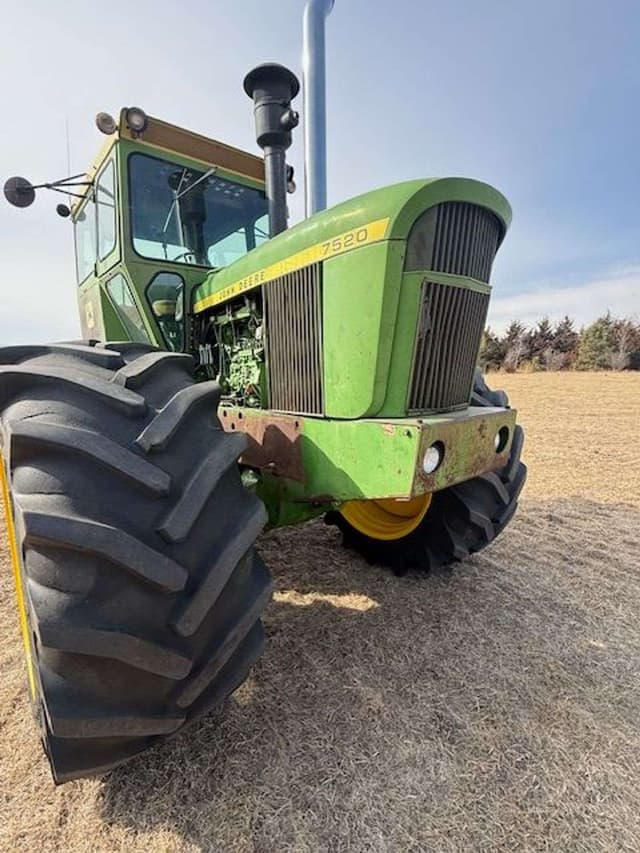 Image of John Deere 4520 equipment image 3
