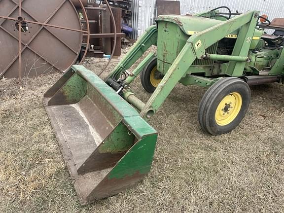 Image of John Deere 830 equipment image 1