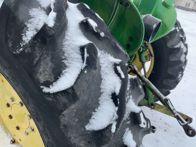 Image of John Deere 830 equipment image 3