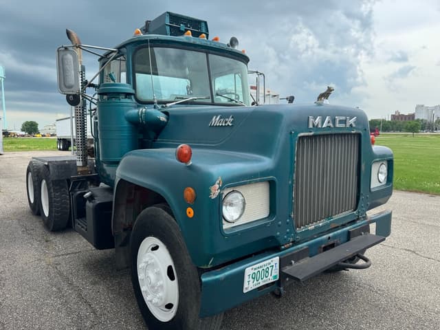 Image of Mack R600 equipment image 3