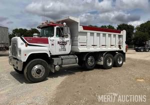 1974 Mack RS600L Image
