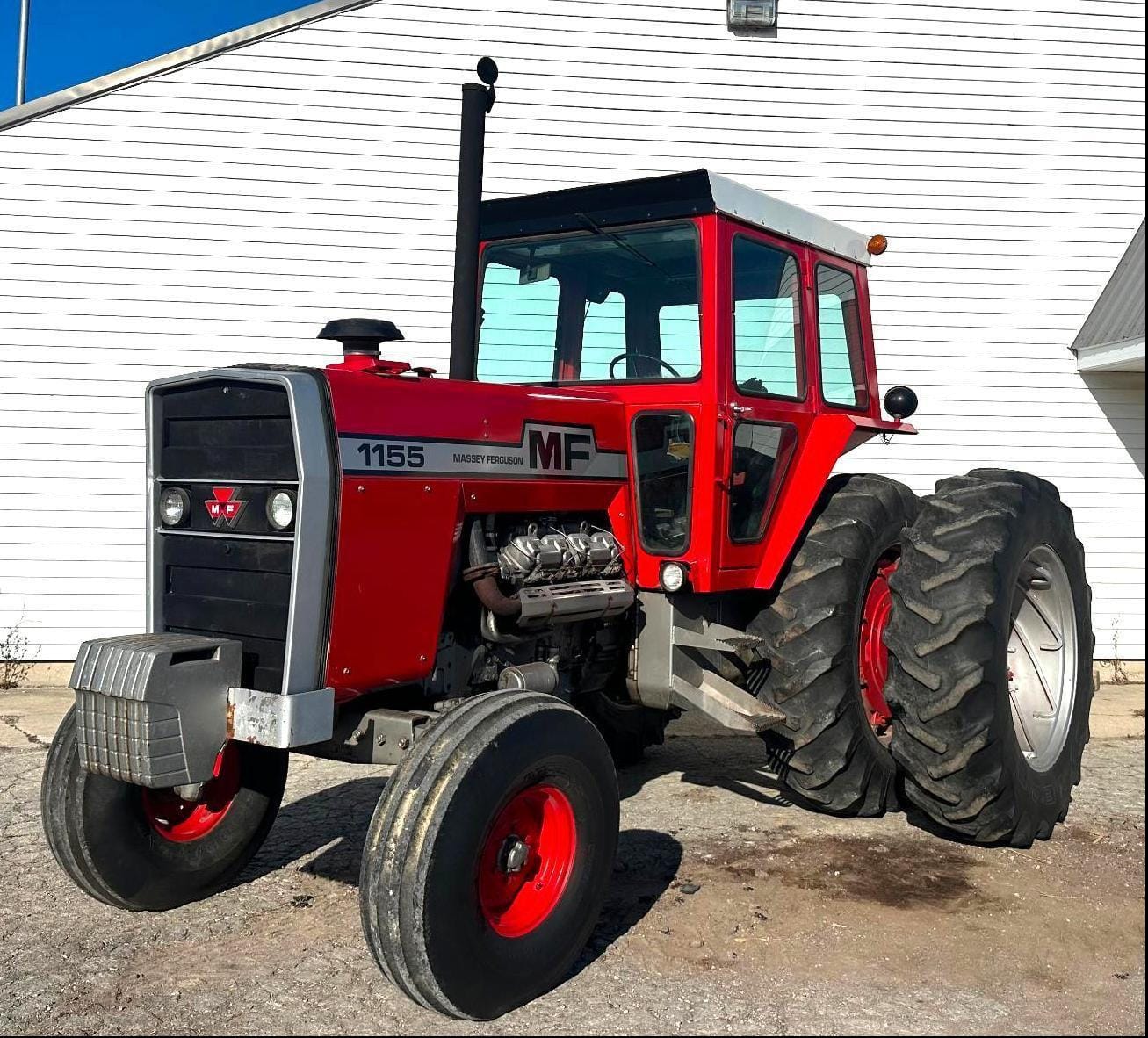 1974 Massey Ferguson 1155 Equipment Image0