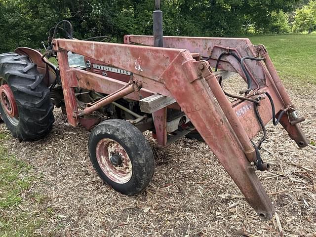 Image of Massey Ferguson 135 equipment image 4