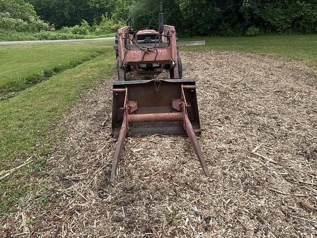 Image of Massey Ferguson 135 equipment image 2