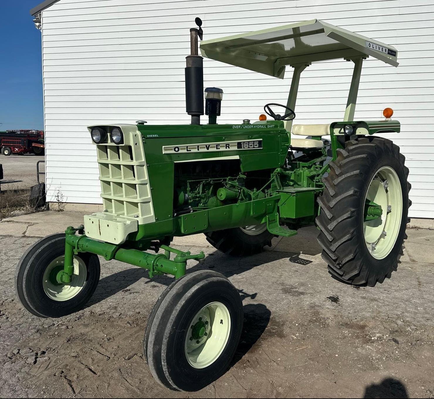 1974 Oliver 1655 Equipment Image0