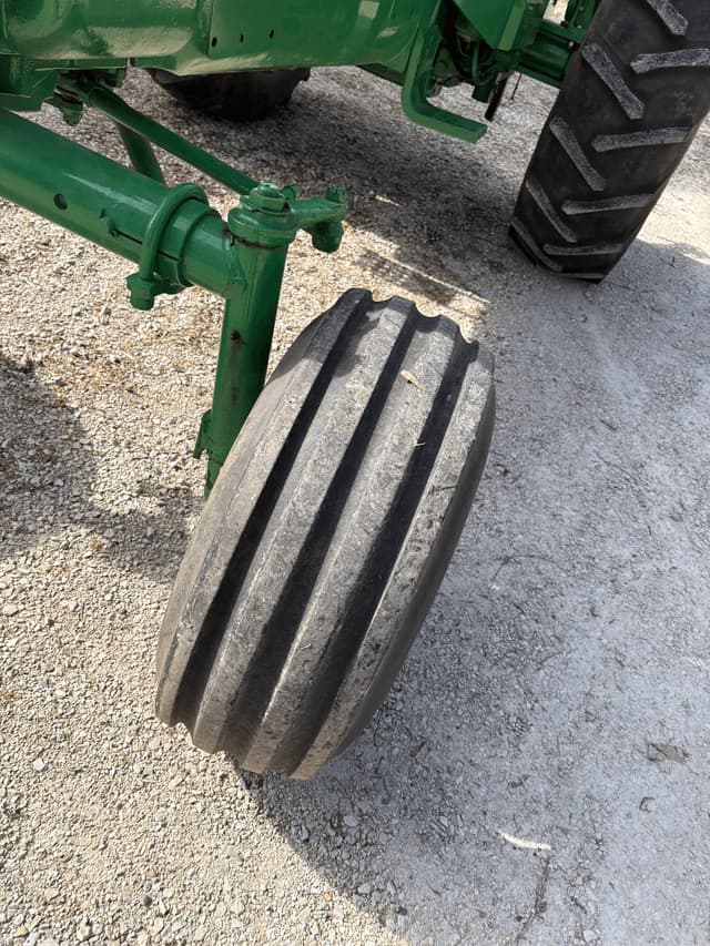 Image of Oliver 1755 equipment image 3